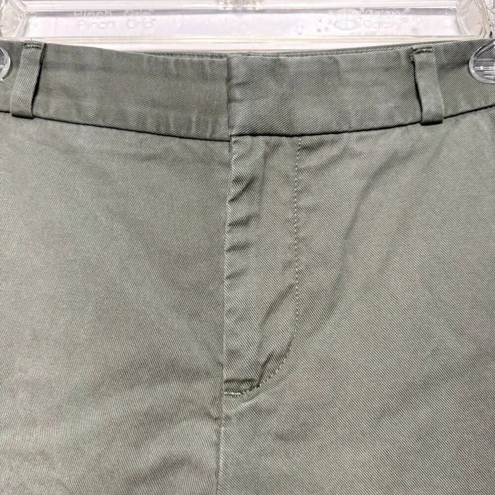 Banana Republic Shorts Y2K Khaki Green Modest Mid Rise 5 in Inseam Women sz 2